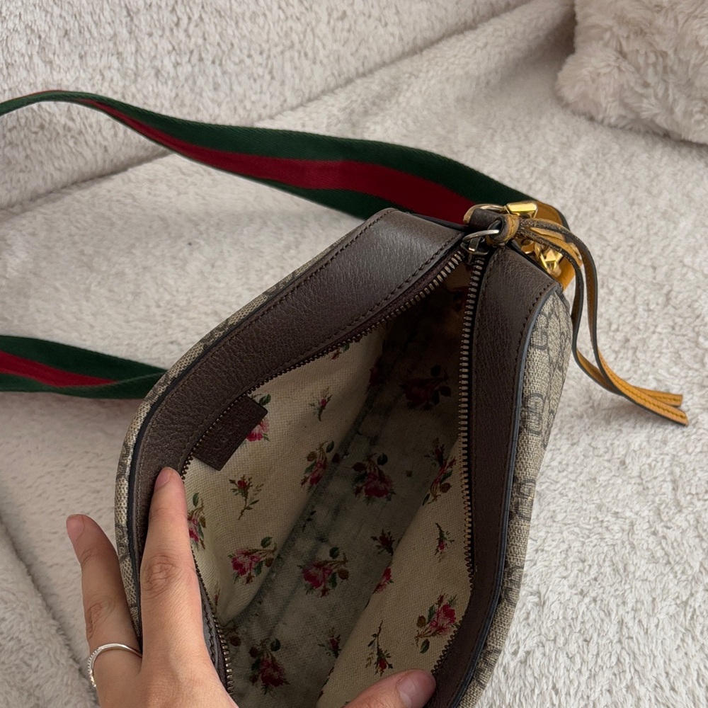 Gucci GG Supreme Beige and Brown Crossbody with Green-Red Web Strap - Picture 3 of 5